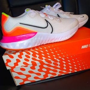 Brand new. Never worn will fit 6-5-7.5 adult size woman. Offers welcome